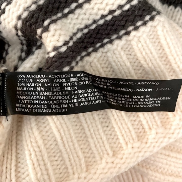 “ZARA” Cropped Turtleneck Sweater - Picture 15 of 15